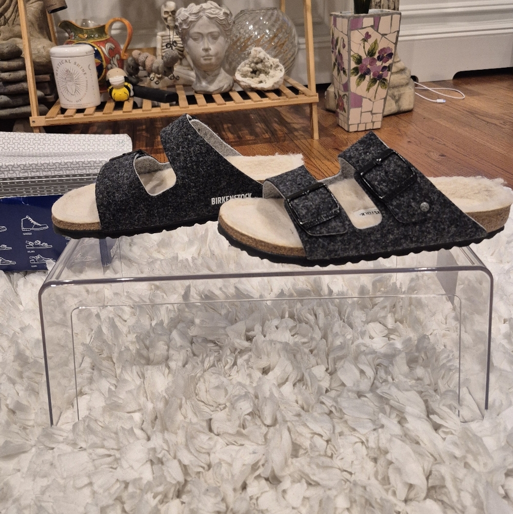 Birkenstock Women's Charcoal Wool Felt Sandals With Sherpa Lining - Picture 2 of 7